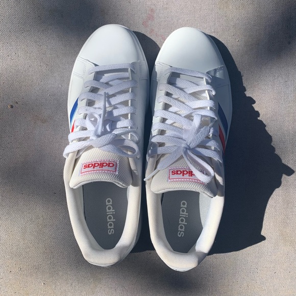 Addias - Picture 4 of 5